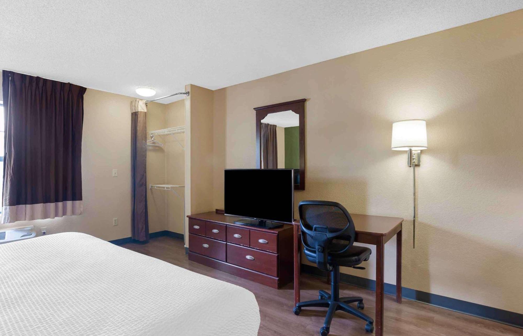 Extended Stay America Select Suites - Atlanta - Cumberland Mall Smyrna Exterior photo